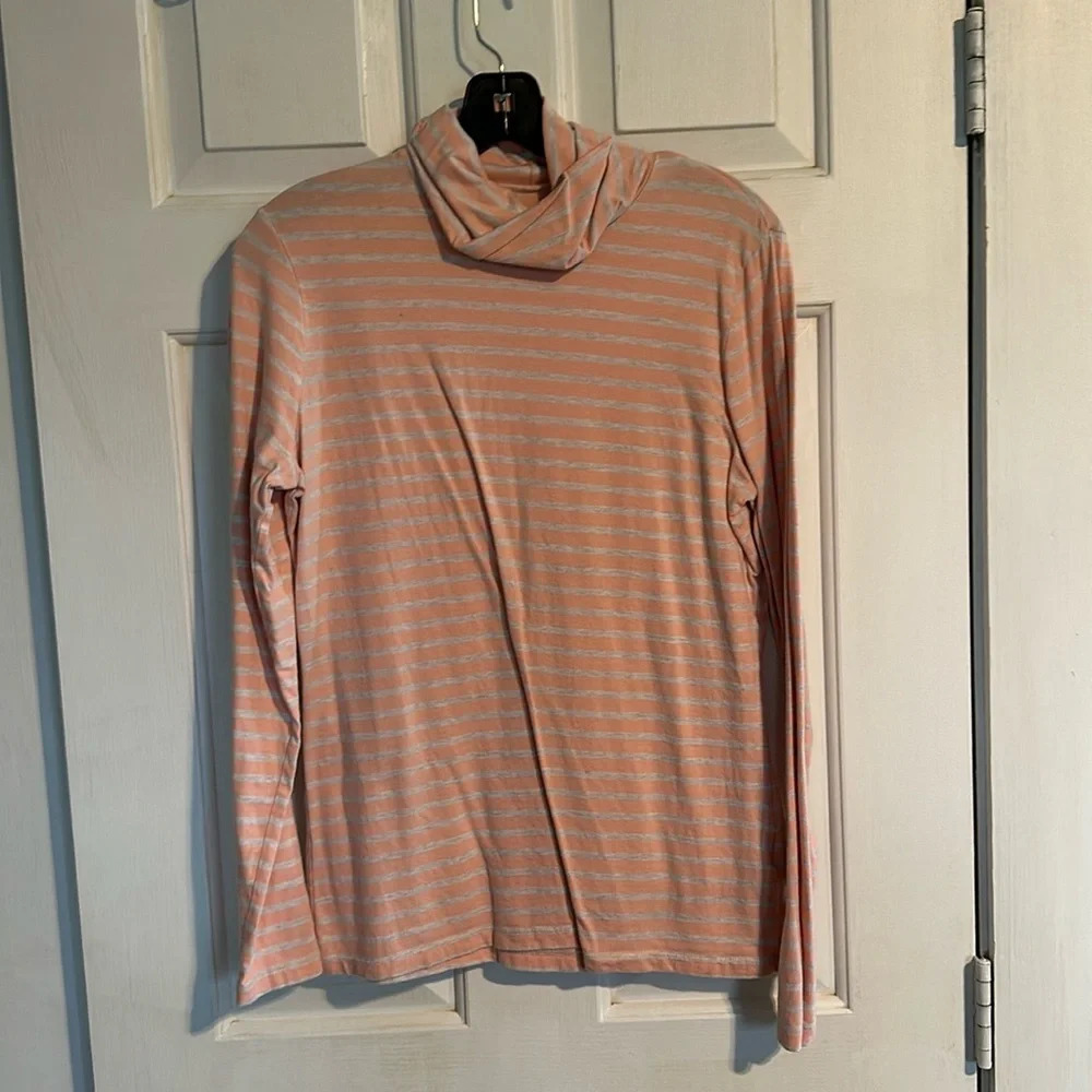 Lands’ End Peach and Grey Turtleneck Medium